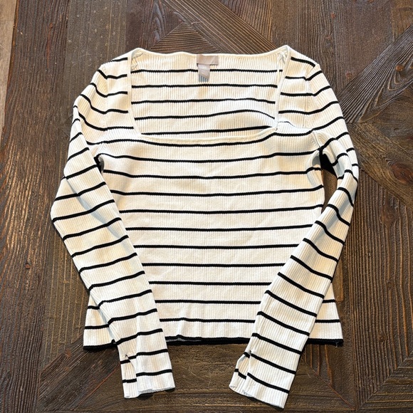 H&M Black and White Ribbed Knit Top - Picture 3 of 6